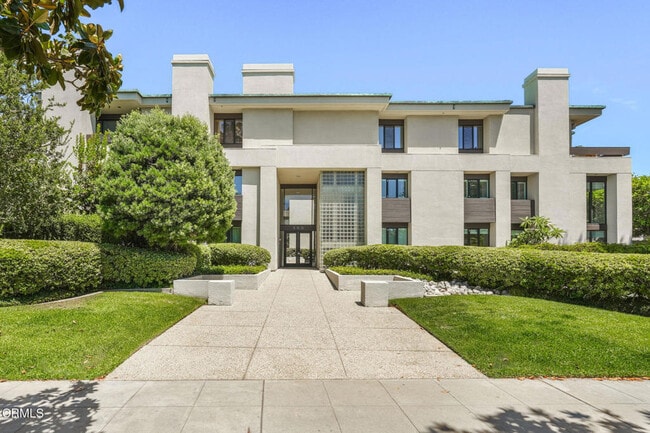 Building Photo - Groddg