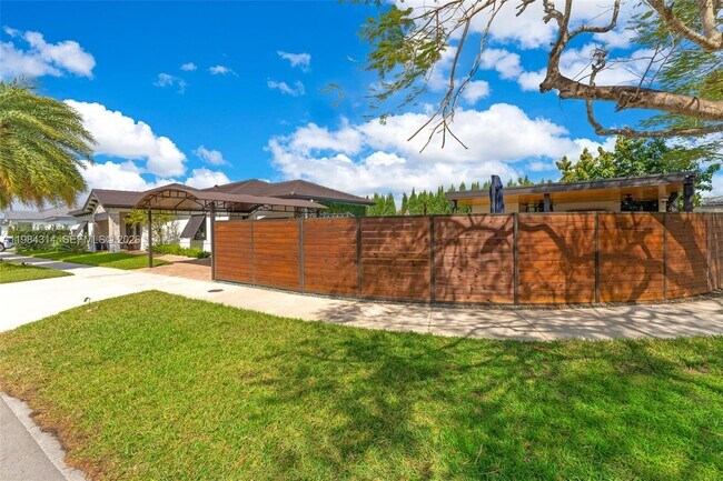 Building Photo - 17805 SW 114th Ct