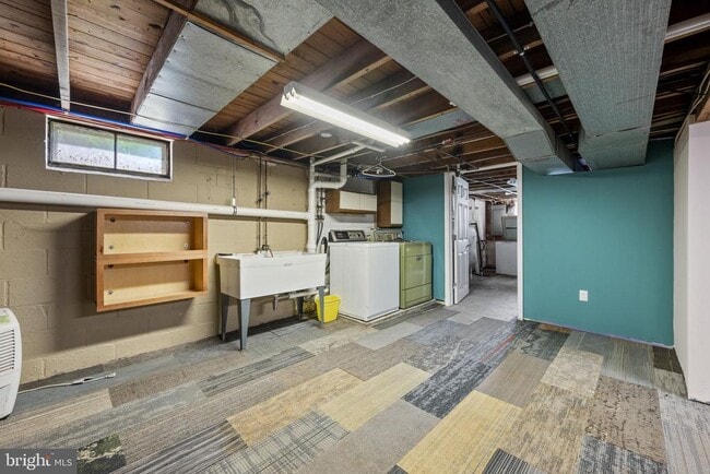 Building Photo - 422 Lee Ave