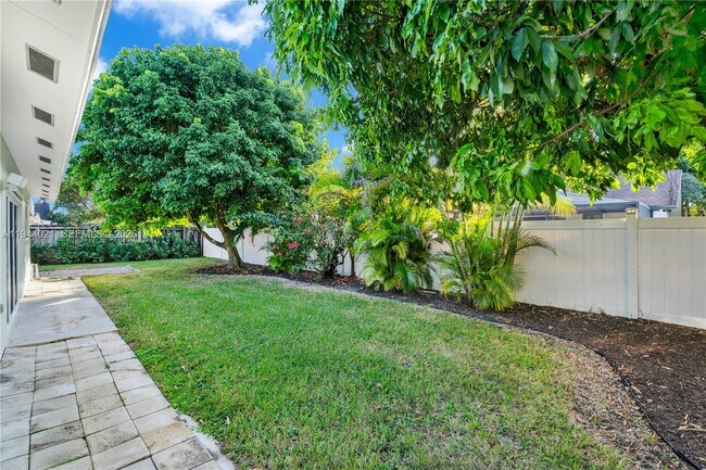 Building Photo - 10514 SW 127th Ct