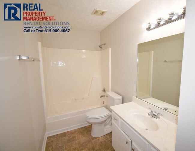 Building Photo - Wonderful 3BR/2BA North Mboro home on nearly an acre lot!