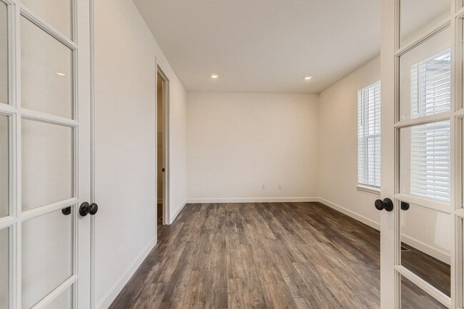 Building Photo - 181 Lullaby Ln