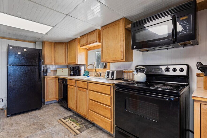 Building Photo - 1730 Walnut Hill Ln