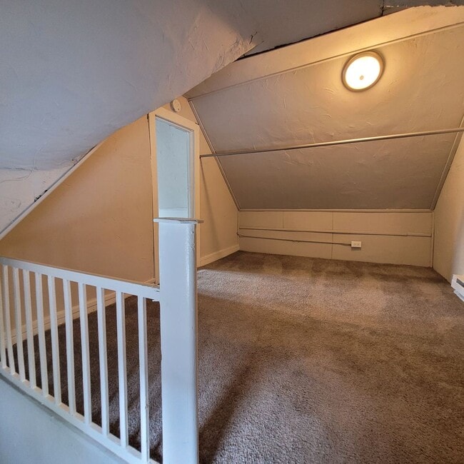 Building Photo - Single Family 4 Bed 2 Bath FOR RENT!