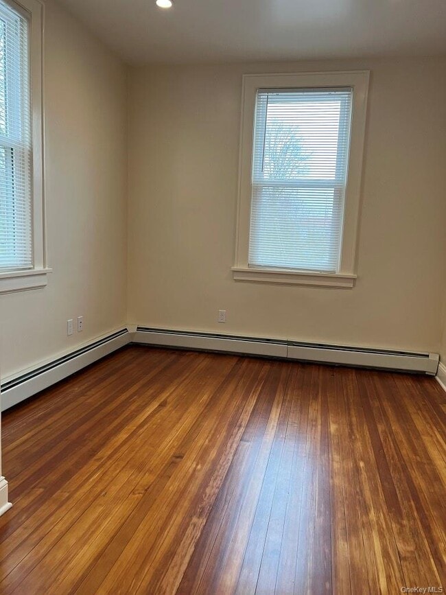 Building Photo - 293 Sickles Ave