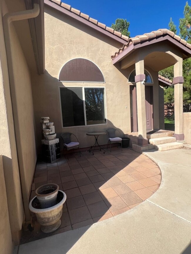Building Photo - Unfurnished, 1-year long-term rental