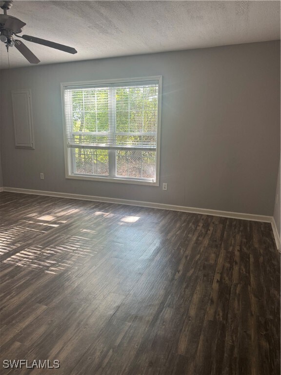 Building Photo - 533 Leawood Cir