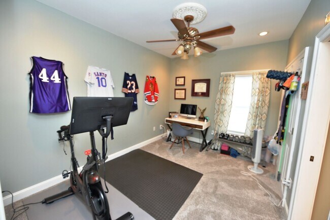 Building Photo - Walk to Naval Hospital! Beautiful Home, Gr...