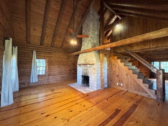 Building Photo - FOR LEASE!!!!!!!!!!