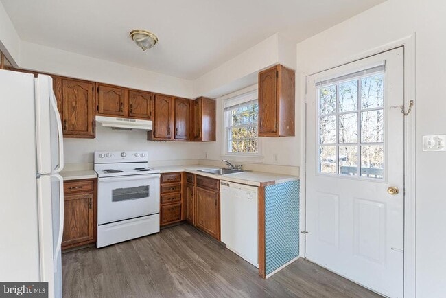 Building Photo - 2118 Kaiser Dr