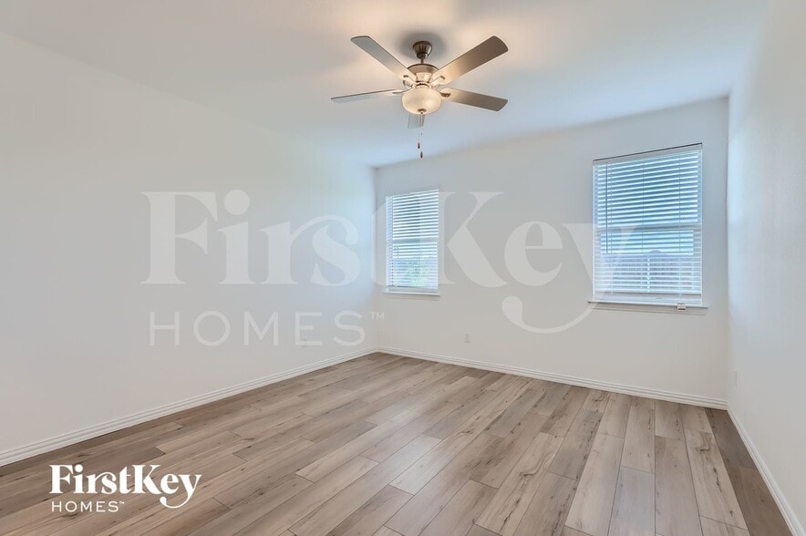 Building Photo - 212 Wyndemere Ln
