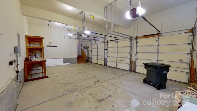 Building Photo - 3209 Blackburn Dr