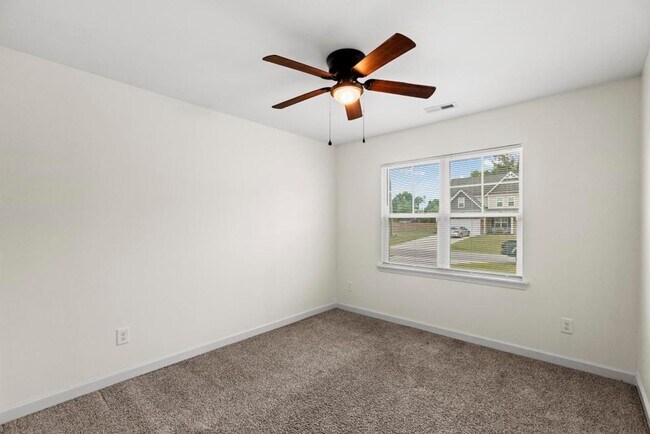 Building Photo - 514 Isaac Br Dr