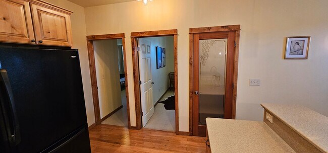 Building Photo - Beautiful 3 Bed 2 Bath One-Level Home Available in Quiet Neighborhood