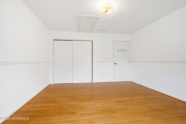 Building Photo - 10 Etty Ct