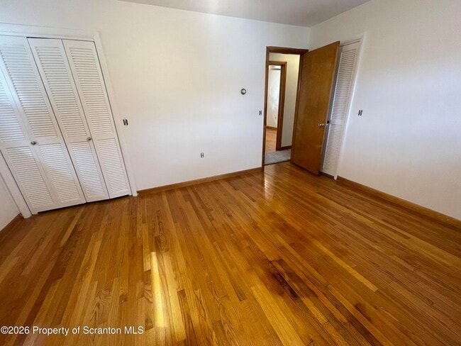 Building Photo - 708 Woodmere Ave
