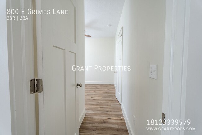 Building Photo - 800 E Grimes Ln
