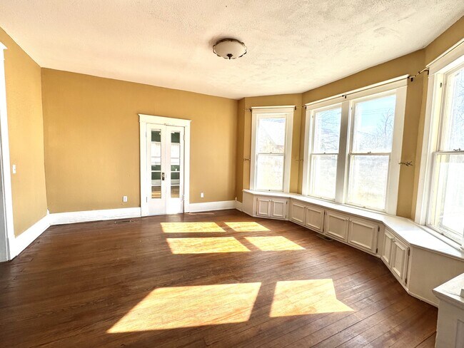 Building Photo - 624 N Wentz St