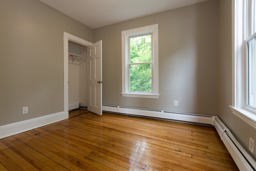 Building Photo - 22 Highland Ave