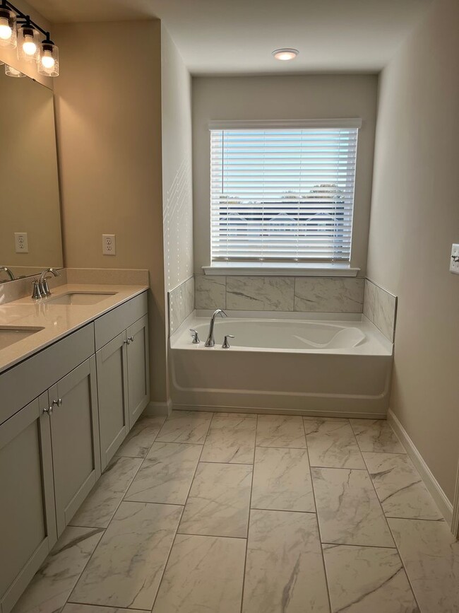 Building Photo - New Garner Townhome, Amazing Bedroom Suite...