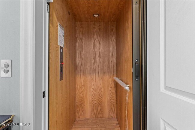 Building Photo - 1613 Ocean Ave