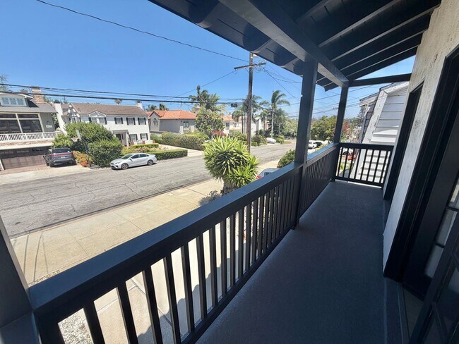 Building Photo - Hill Section 3BD Home with Large Backyard & Renovated Quartz Kitchen