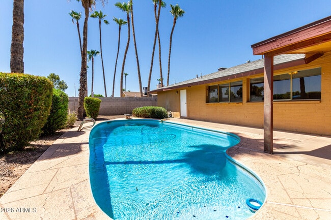 Building Photo - 4013 S Hazelton Ln