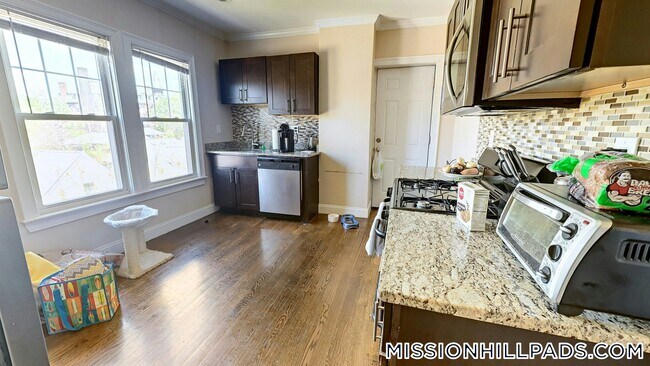 Building Photo - 2971 Washington St