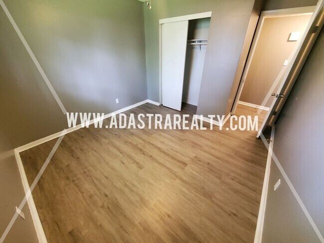 Building Photo - 4 Bedroom Ranch Home in Grandview-Coming SOON!!