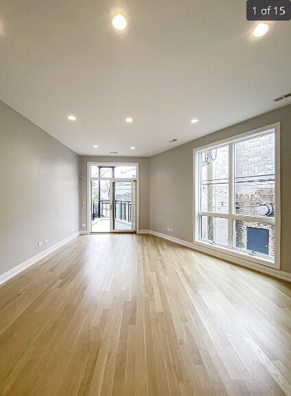 Building Photo - 1050 W Cornelia Ave