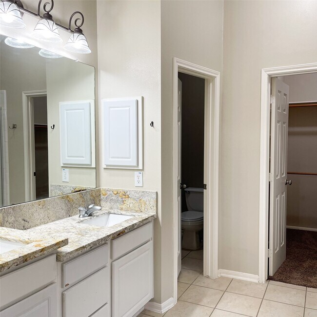 Building Photo - 2606 Sun Flare Ln