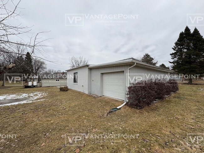 Building Photo - 264 Modoc St