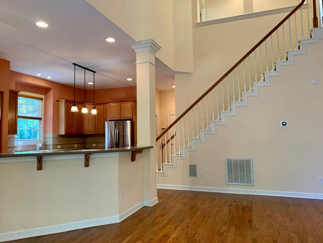 Building Photo - AMAZING Luxurious Residence, Near Educational Facilities, With Upscale Amenities!