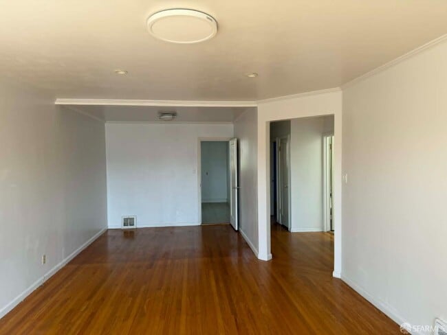 Building Photo - 1710 44th Ave