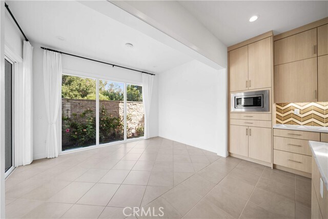 Building Photo - 360 Riverbend