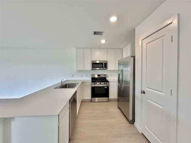 Building Photo - 26938 Cherry Plum Ln