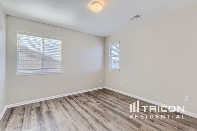 Building Photo - 12182 S Great Plain Way