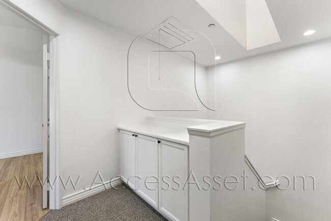 Building Photo - 3410 E Salisbury Cir