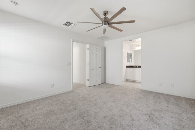 Building Photo - 1647 S 83rd Pl