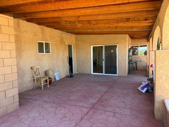 Building Photo - 3Bedroom/1.5 Bath Homeon 2.5 Acres...Rural Living At It's Best and For Only $2100 a Month