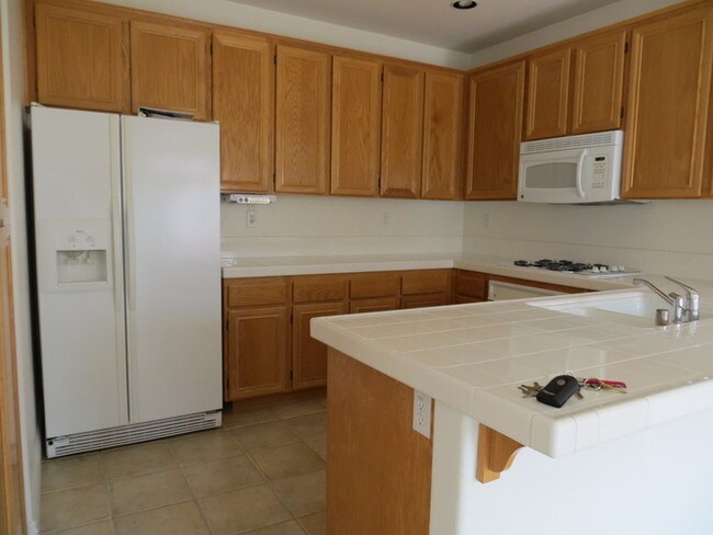 Building Photo - Spotless townhome in Pelagos Carmel Valley!