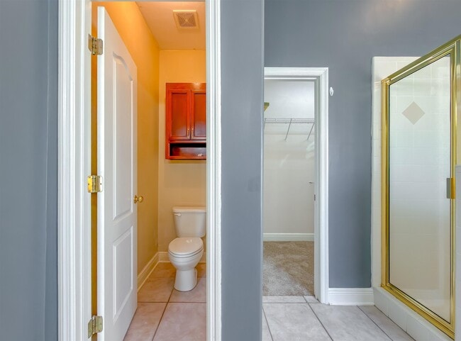 Building Photo - 3327 Dartmouth Dr