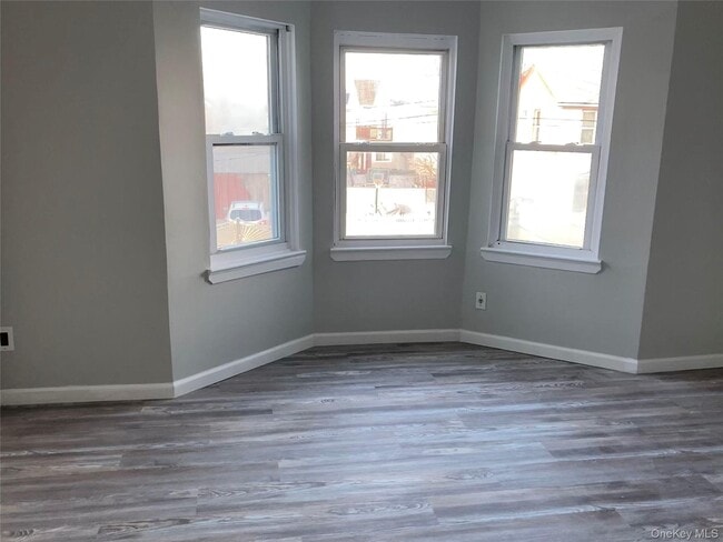 Building Photo - 84-32 109th Ave