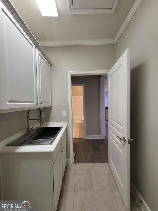 Building Photo - 6411 Hickory Springs Cir