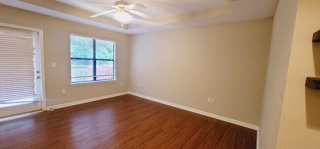Building Photo - 2300 Timber Oak Ln