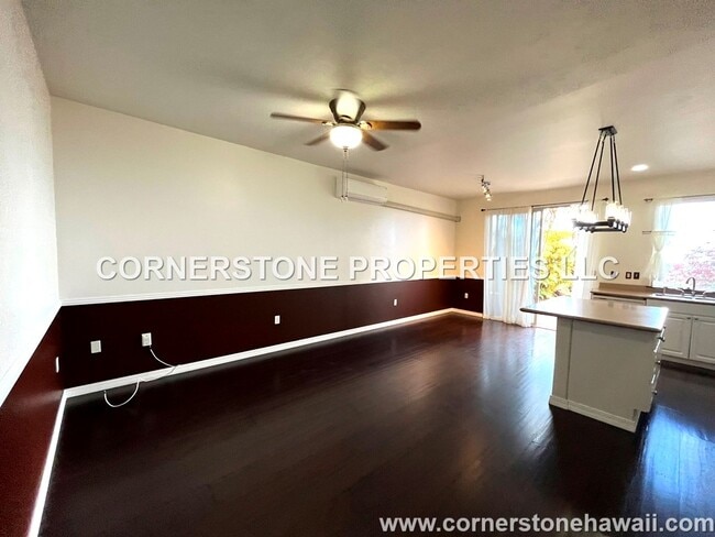 Building Photo - 92-1123-1123 Panana St