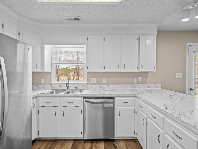 Building Photo - Willow Springs Home