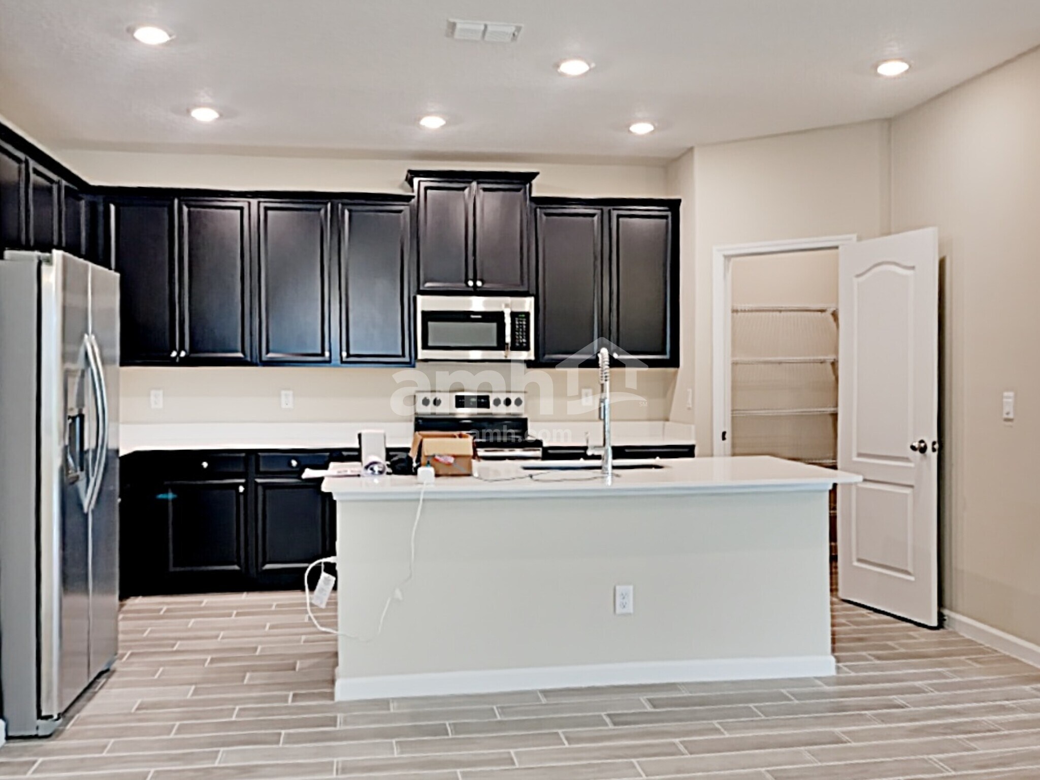 Building Photo - 450 Stone Arbor Ln