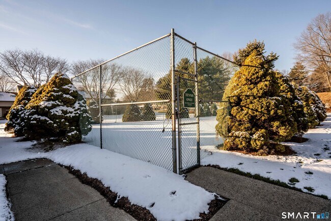 Building Photo - 449 S Main St