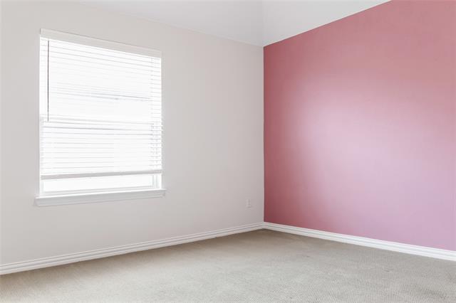 Building Photo - 12569 Royal Oaks Ln